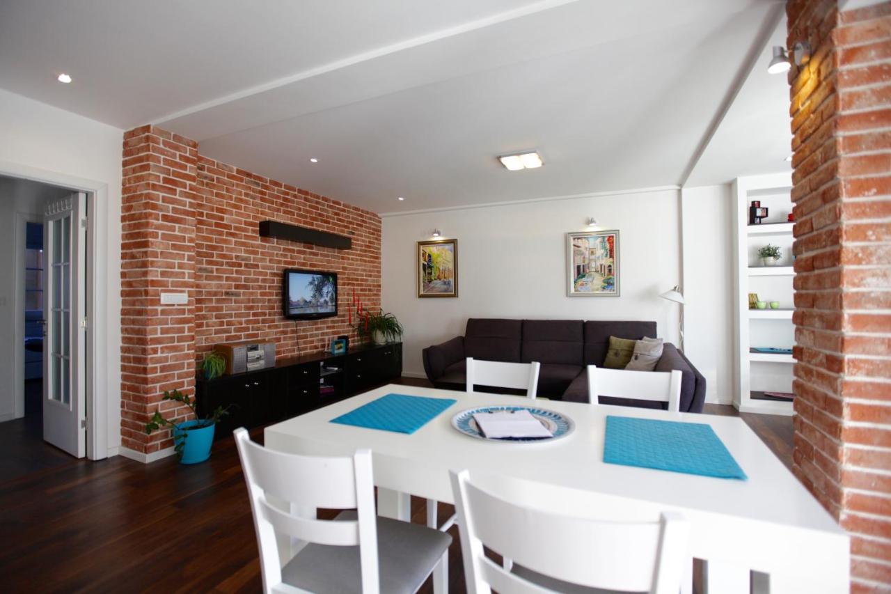 Brick Apartment On Macedonia Pedestrian Street Skopje Zewnętrze zdjęcie