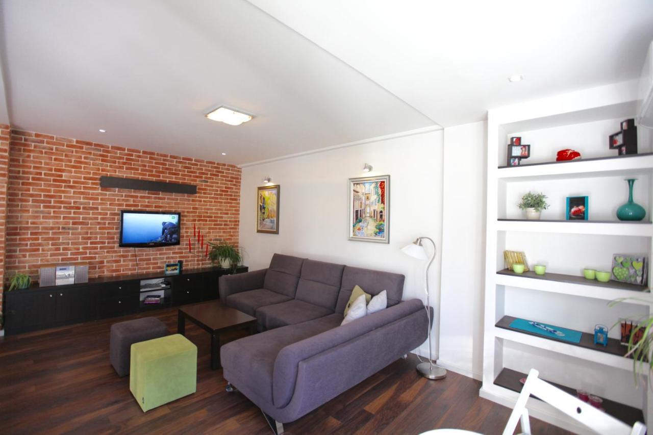 Brick Apartment On Macedonia Pedestrian Street Skopje Zewnętrze zdjęcie
