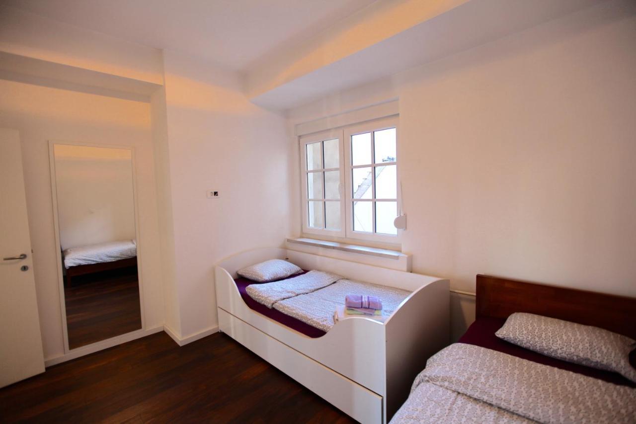Brick Apartment On Macedonia Pedestrian Street Skopje Zewnętrze zdjęcie