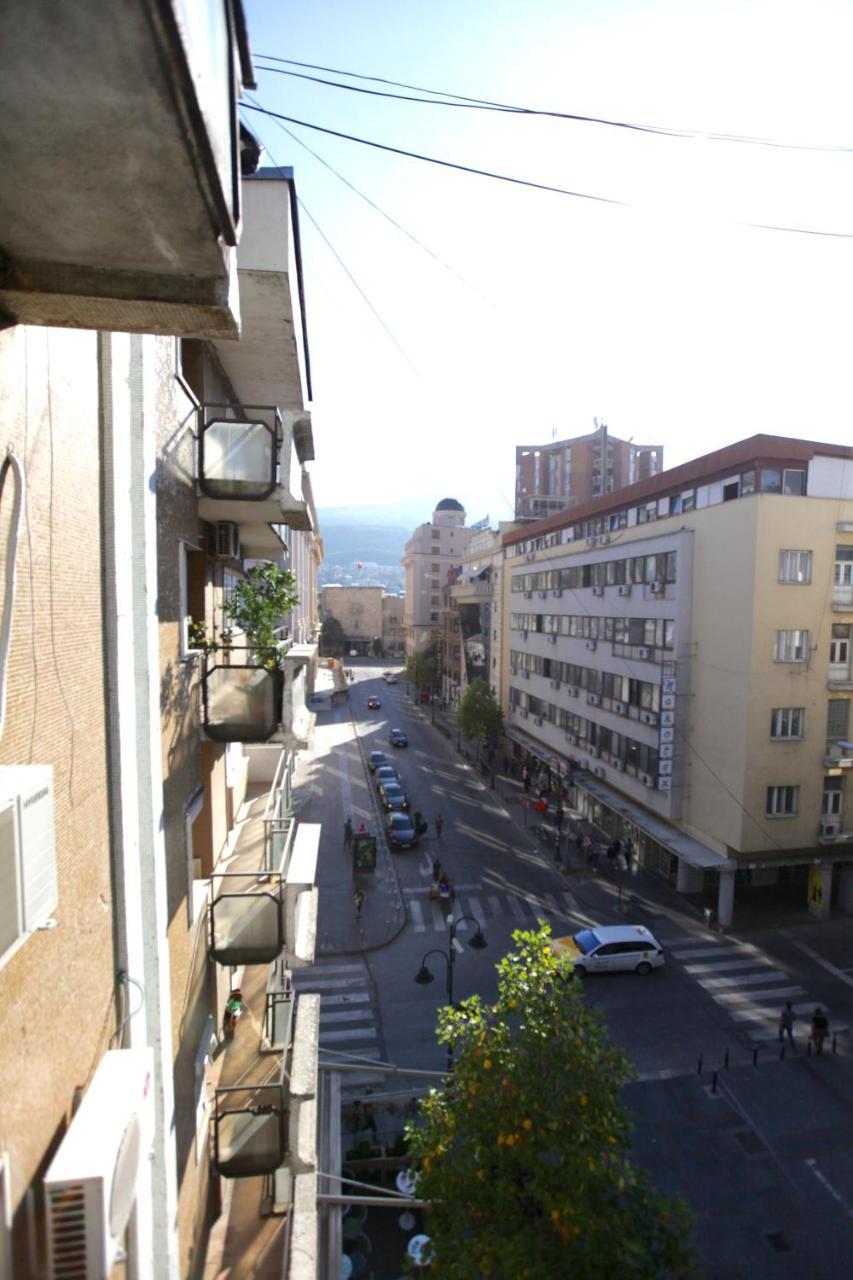 Brick Apartment On Macedonia Pedestrian Street Skopje Zewnętrze zdjęcie