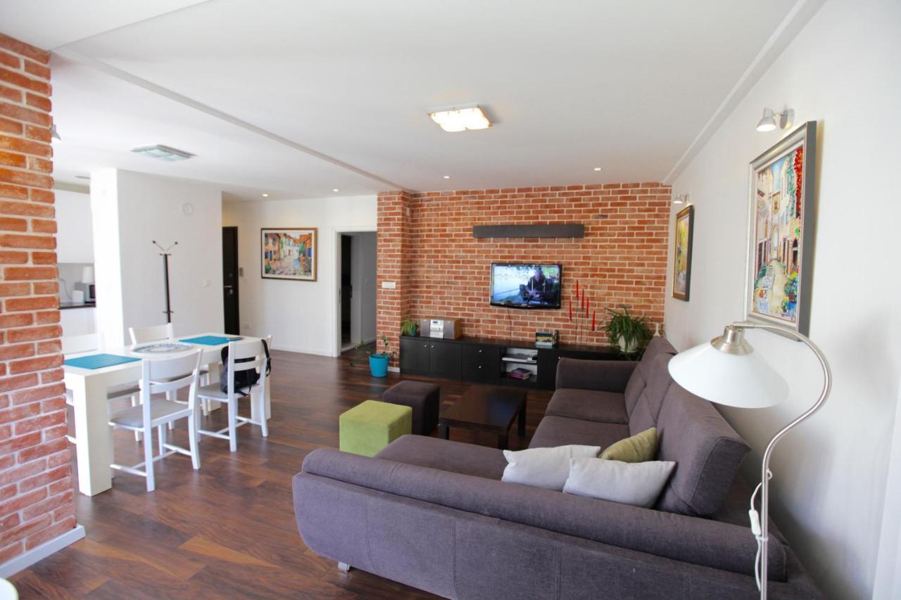 Brick Apartment On Macedonia Pedestrian Street Skopje Zewnętrze zdjęcie