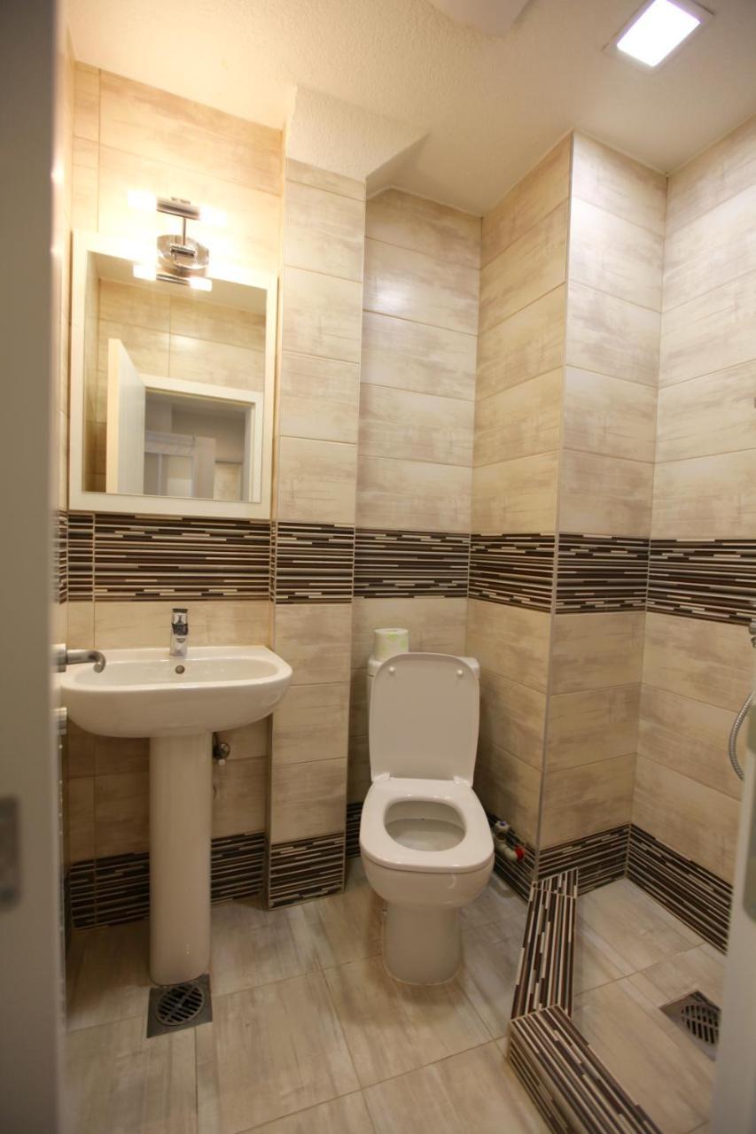 Brick Apartment On Macedonia Pedestrian Street Skopje Zewnętrze zdjęcie